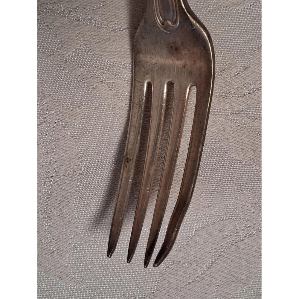 Unbranded spoons plating many